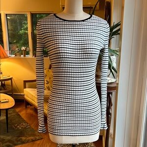 A Pea in the Pod Black and White Striped Top Maternity Medium